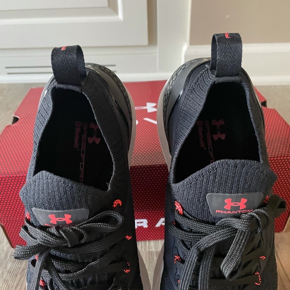 New in box UA HOVR Phantom 2 running shoes - Picture 12 of 14